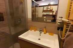 BAGNO CON LAVATRICE E PHON