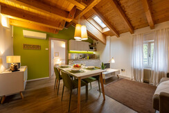 Soggiorno luminoso e confortevole