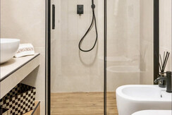 Bagno con doccia