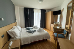 8de787eb-fc20-4b2a-a266-a2adfa718afd