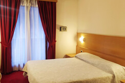 2. Camera matrimoniale/doppia