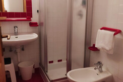 3. Camera matrimoniale 2 ad. + 1 bambino