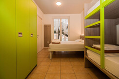 Camera per famiglie con balcone