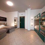  Photo of 5-bed room family with balcony