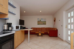 ENTRATA CON SOGGIORNO