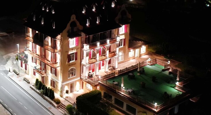 foto esterno notturna