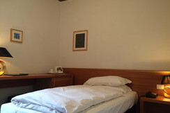 Camera singola, letto