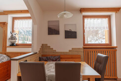 Cucina con soggiorno