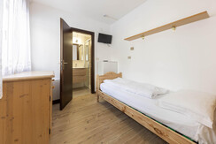 New trilo six beds apartment