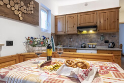 Angolo cucina completamente attrezzato