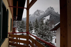 Vista dal balcone, montagne Cima 11 e Cima 12