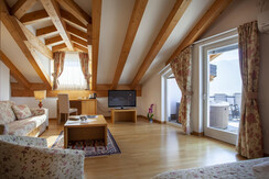 Hot_Romanda2022_19_bassa