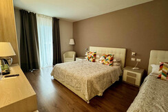 Comfort Tripla vista piscina1