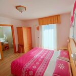  Foto von Doppelzimmer, Dusche, Bergseite