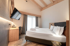 Spires_303_MattiaRizzi_20250915__MR50695_LowRes