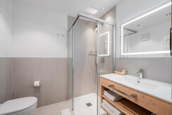 Spires_303_MattiaRizzi_20250915__MR50509_LowRes