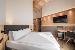 Spires_303_MattiaRizzi_20250915__MR50534_LowRes