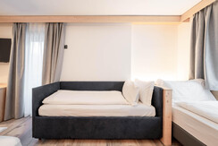 Spires_202_MattiaRizzi_20250915__MR50805_LowRes