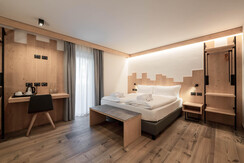 Spires_201_MattiaRizzi_20250915__MR50705_LowRes