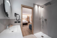 Spires_201_MattiaRizzi_20250915__MR50755_LowRes