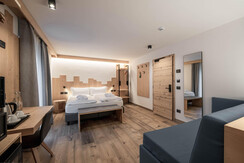 Spires_201_MattiaRizzi_20250915__MR50760_LowRes