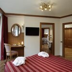  foto van Familiekamer, toilet en bad/douche gescheiden, balkon