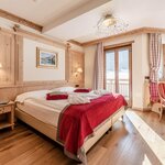  foto van Suite, toilet en bad/douche gescheiden, balkon