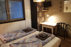 camera doppia con TV