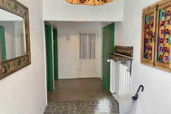 A4EA80D6-75A0-4F79-8D85-B27B6F238619