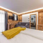 Zdjęcie Pokój czteroosobowy, prysznic, łazienka,WC, od gór