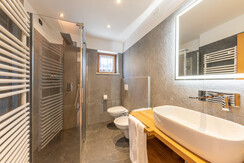 2A4A0465-HDR-1-scaled