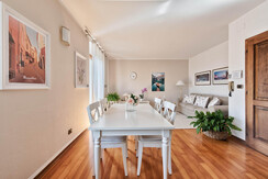 Tavolo da pranzo in salotto