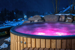 Vasca idromassaggio esterna