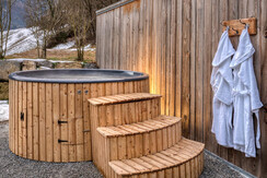 Vasca idromassaggio esterna