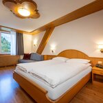  Foto von Dreibettzimmer