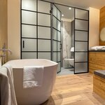  Фото Люкс, ванна, цокольный этаж