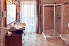 22 - Camera Dolomiti Bagno 2