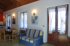 Ambra B: particolare soggiorno