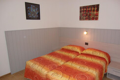 Stanza con 2 letti singoli