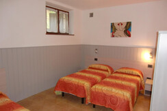 Stanza con 3 posti letto