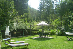 Casa Max - giardino con gazebo, caminetto e amaca