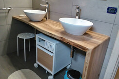 Piano lavabi in legno di noce