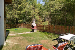 Giardino privato con barbecue