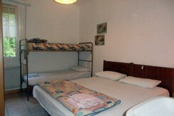 Stanza matrimoniale + letto castello