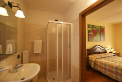 Vista della stanza dal bagno