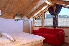 Agritur Chemela camera con vista sulla Val di Fiem