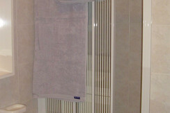 bagno privato dotato di doccia