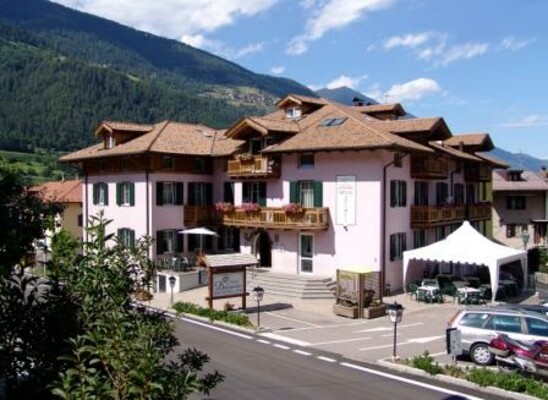 Esterno Hotel Dolomiti_estate