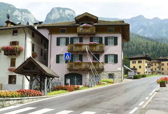 EN-DE - n. 6 - Alphotel Dolomiti