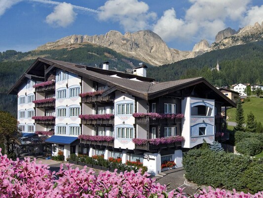 Alpen Hotel Corona -Vigo di fassa Home